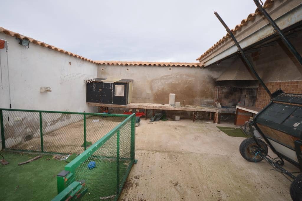 6 bedroom Villa for rent in Villena - € 1,300 (Ref: 9713360)