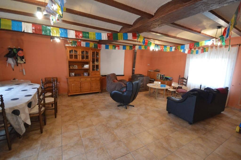 6 bedroom Villa for rent in Villena - € 1,300 (Ref: 9713360)