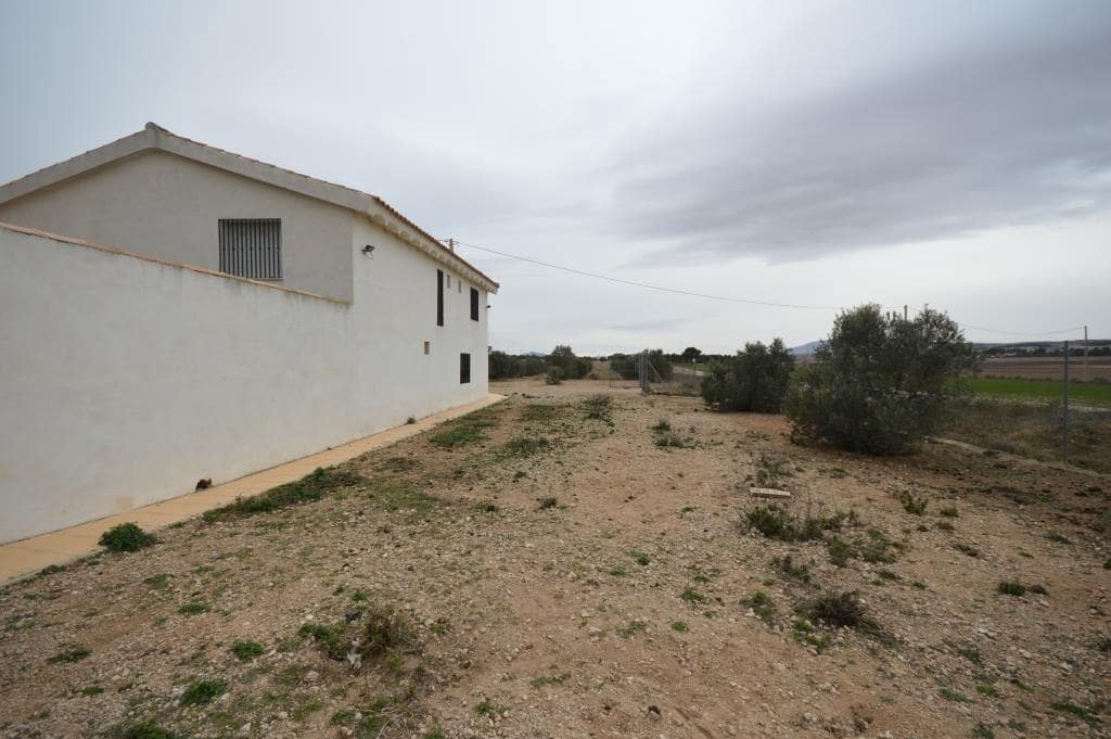 6 bedroom Villa for rent in Villena - € 1,300 (Ref: 9713360)