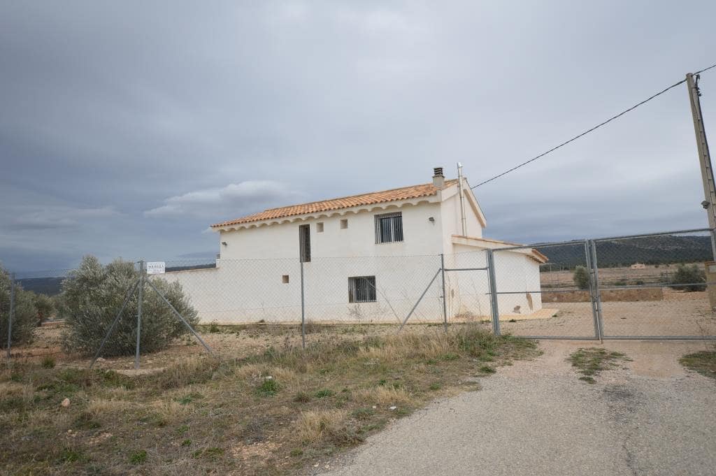 6 bedroom Villa for rent in Villena - € 1,300 (Ref: 9713360)