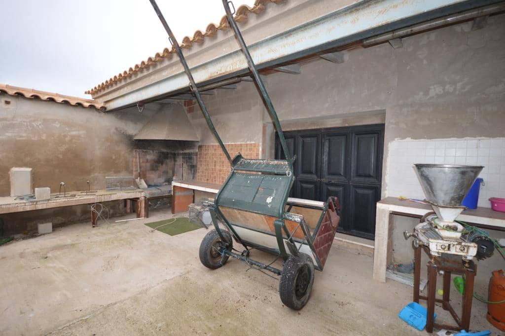 6 bedroom Villa for rent in Villena - € 1,300 (Ref: 9713360)