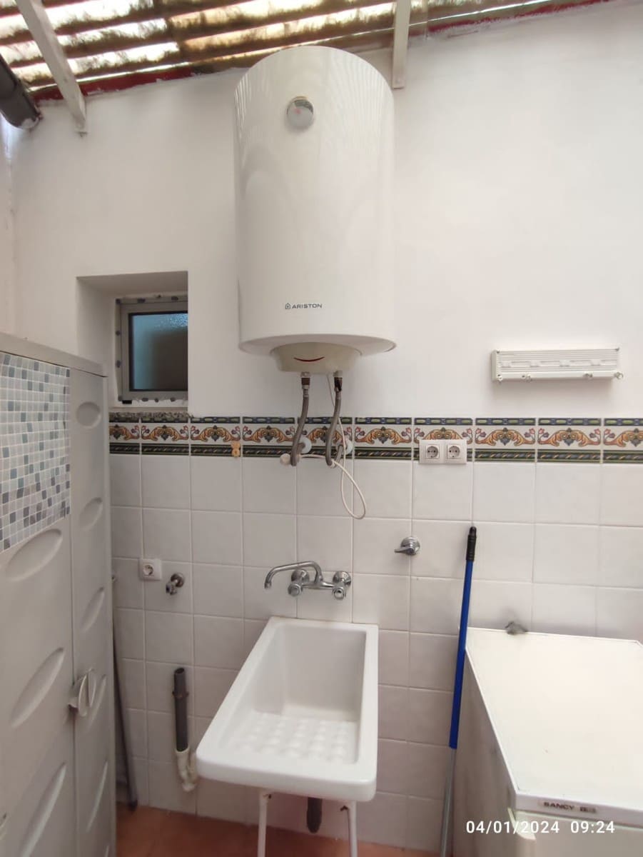 2 bedroom Apartment for sale in Orihuela with pool - € 85,000 (Ref: 9713361)