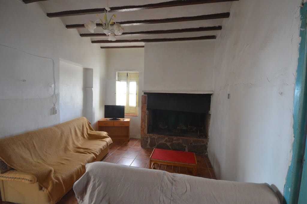 4 bedroom Finca/Country House for rent in Petrel / Petrer - € 700 (Ref: 9755429)