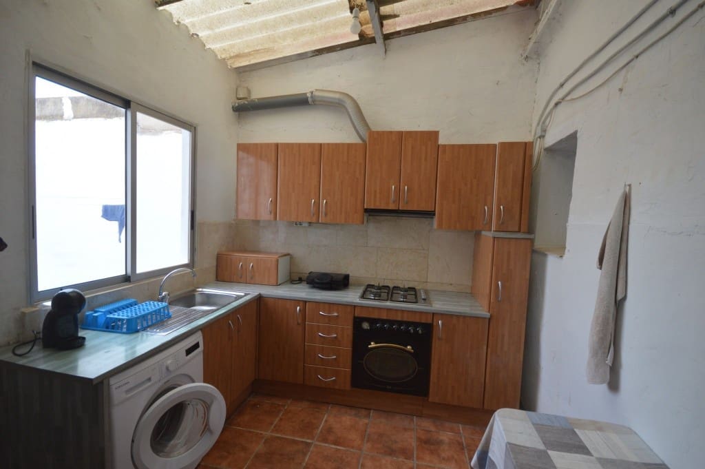 4 bedroom Finca/Country House for rent in Petrel / Petrer - € 700 (Ref: 9755429)