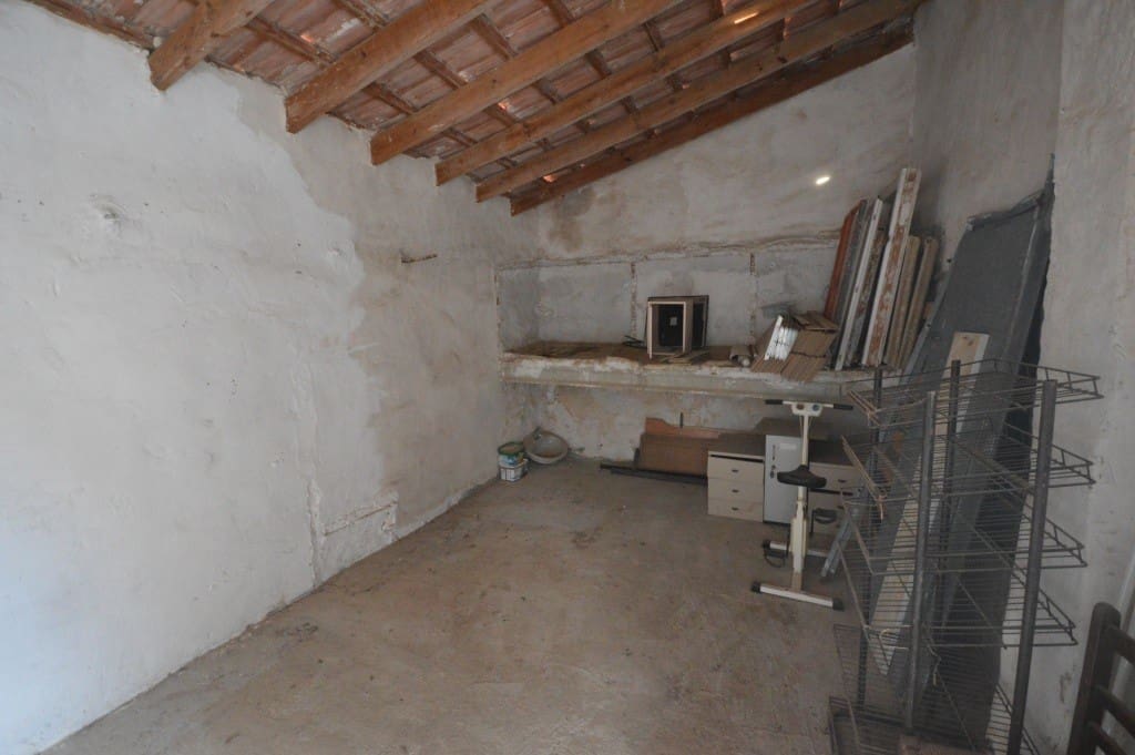 4 bedroom Finca/Country House for rent in Petrel / Petrer - € 700 (Ref: 9755429)