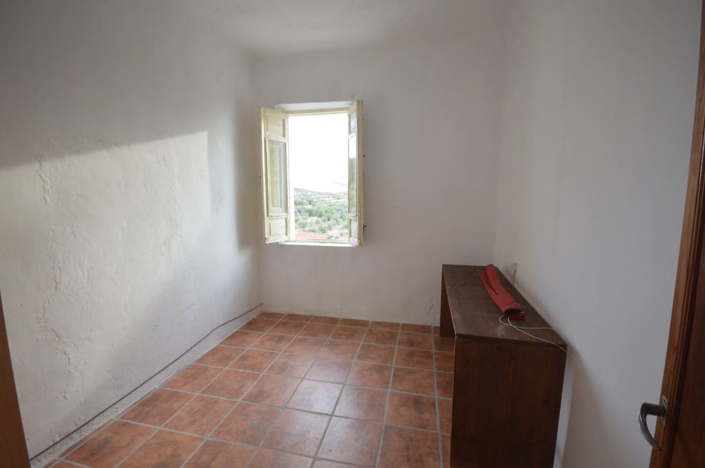 4 bedroom Finca/Country House for rent in Petrel / Petrer - € 700 (Ref: 9755429)