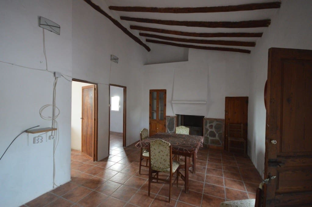 4 bedroom Finca/Country House for rent in Petrel / Petrer - € 700 (Ref: 9755429)