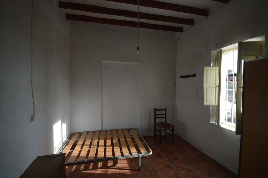 4 bedroom Finca/Country House for rent in Petrel / Petrer - € 700 (Ref: 9755430)