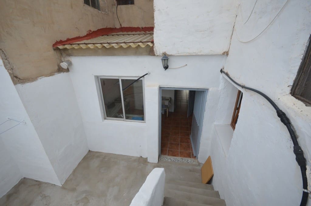 4 bedroom Finca/Country House for rent in Petrel / Petrer - € 700 (Ref: 9755430)