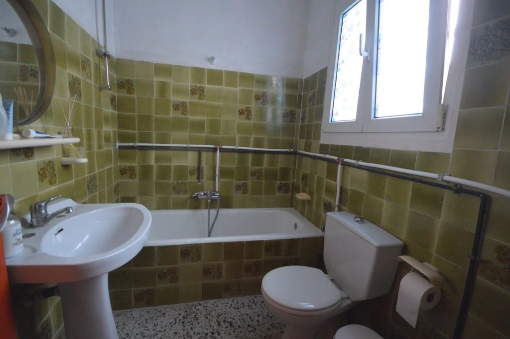 4 bedroom Finca/Country House for rent in Petrel / Petrer - € 700 (Ref: 9755430)