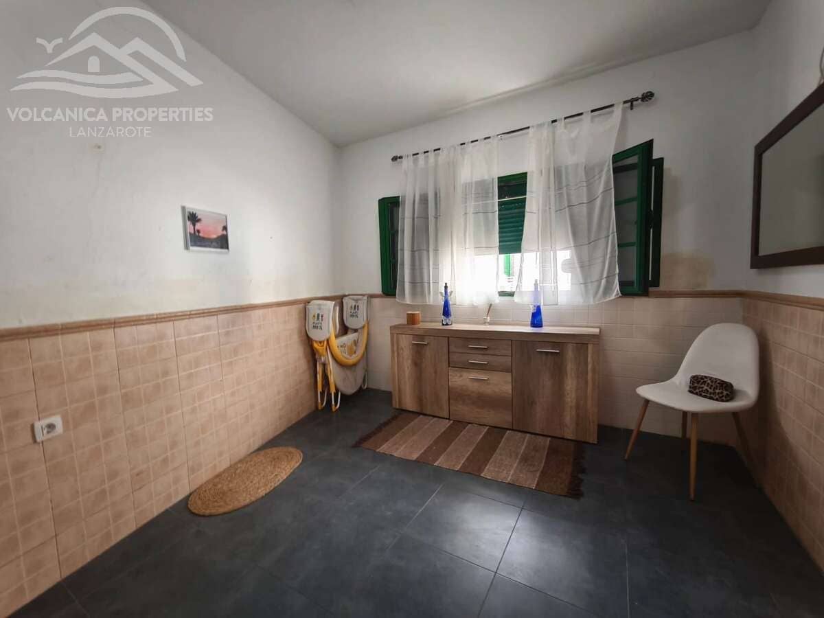 5 makuuhuone Huvila myytävänä paikassa Orzola - 390 000 € (Ref: 10002512)