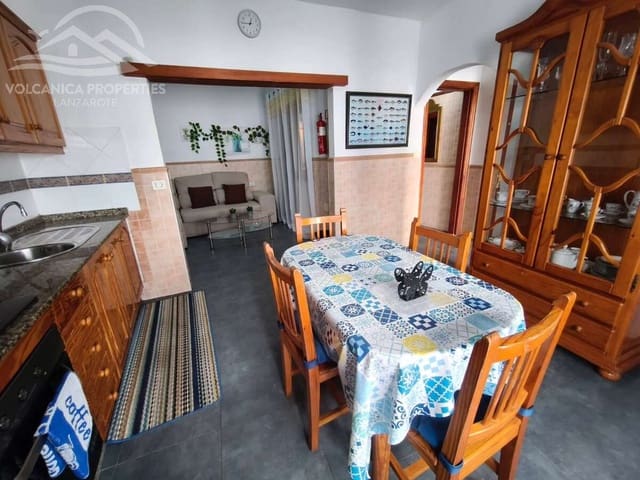5 makuuhuone Huvila myytävänä paikassa Orzola, Haría - 390 000 € (Ref: 10002512)