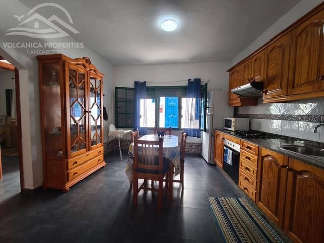 5 makuuhuone Huvila myytävänä paikassa Orzola, Haría - 390 000 € (Ref: 10002512)