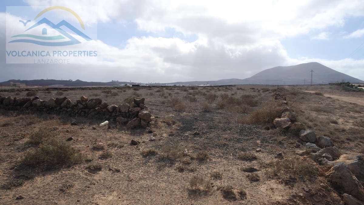 Landgrundstück zu verkaufen in Munique - 75.000 € (Ref: 10026643)