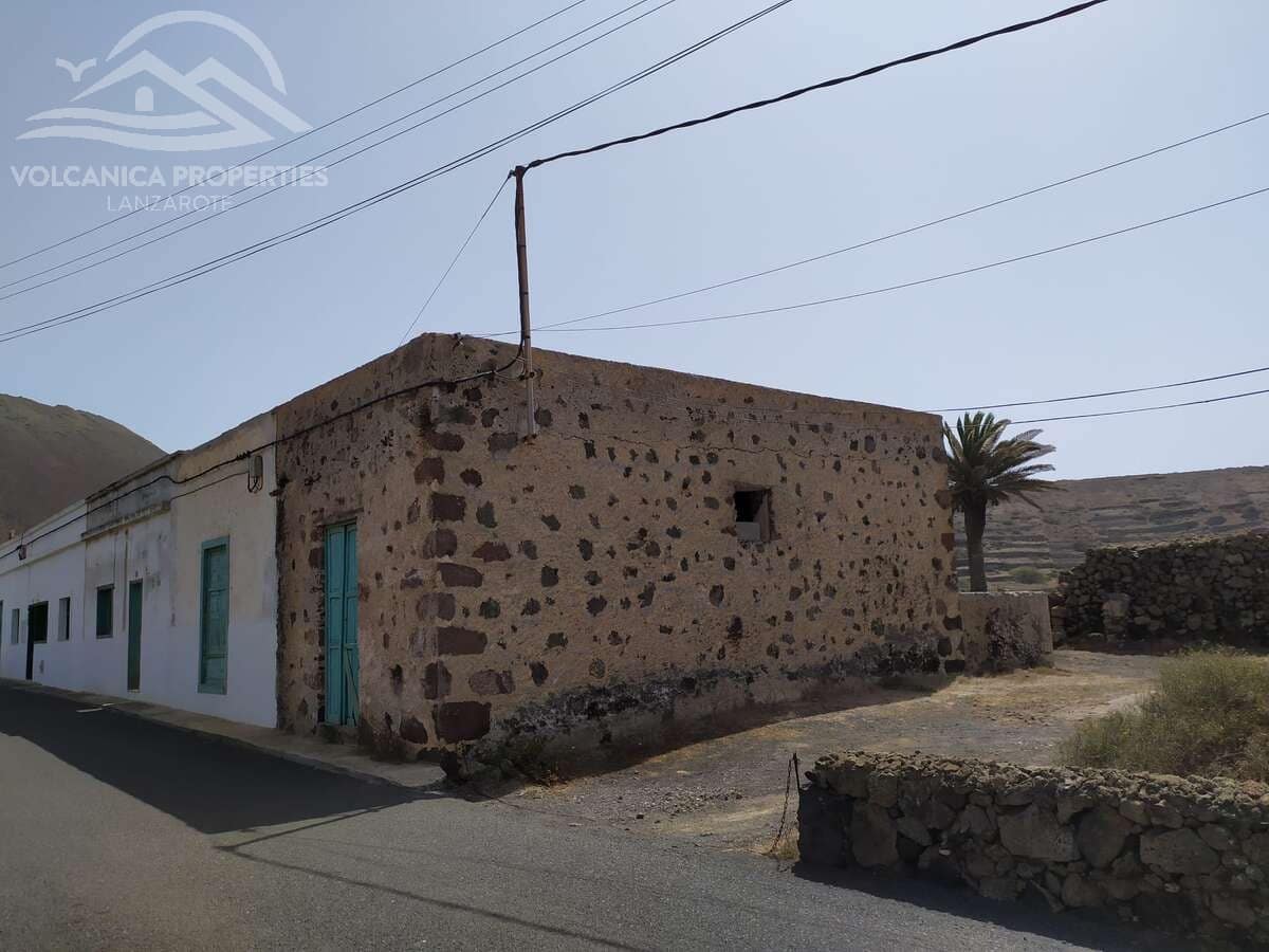 Villa te koop in Ye met garage - € 260.000 (Ref: 10135537)