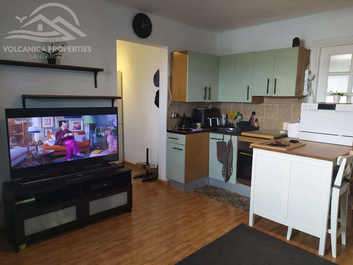1 soverom Leilighet til salgs i Puerto del Carmen med svømmebasseng garasje - € 229 000 (Ref: 10150582)