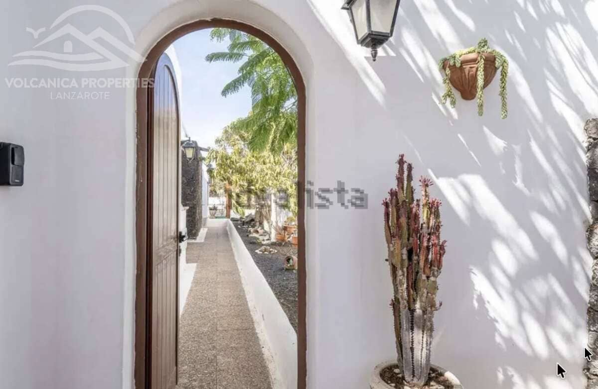 7 bedroom Villa for sale in Playa del Cable with pool garage - € 1,100,000 (Ref: 10162081)