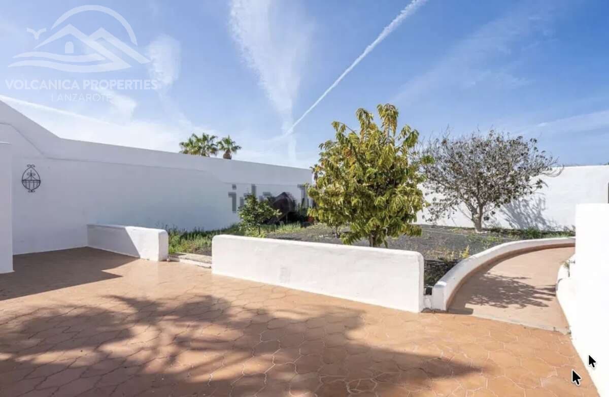 7 bedroom Villa for sale in Playa del Cable with pool garage - € 1,100,000 (Ref: 10162081)