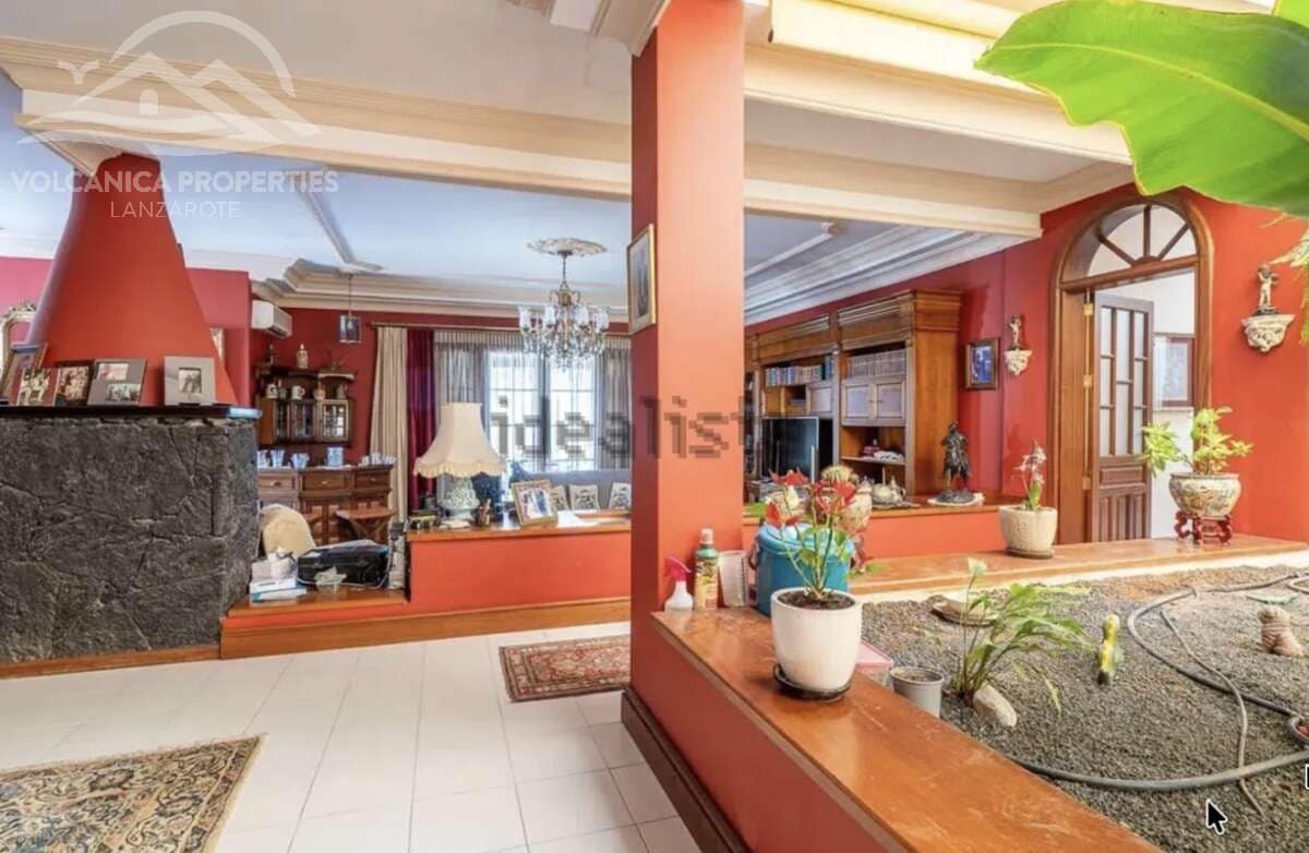7 bedroom Villa for sale in Playa del Cable with pool garage - € 1,100,000 (Ref: 10162081)