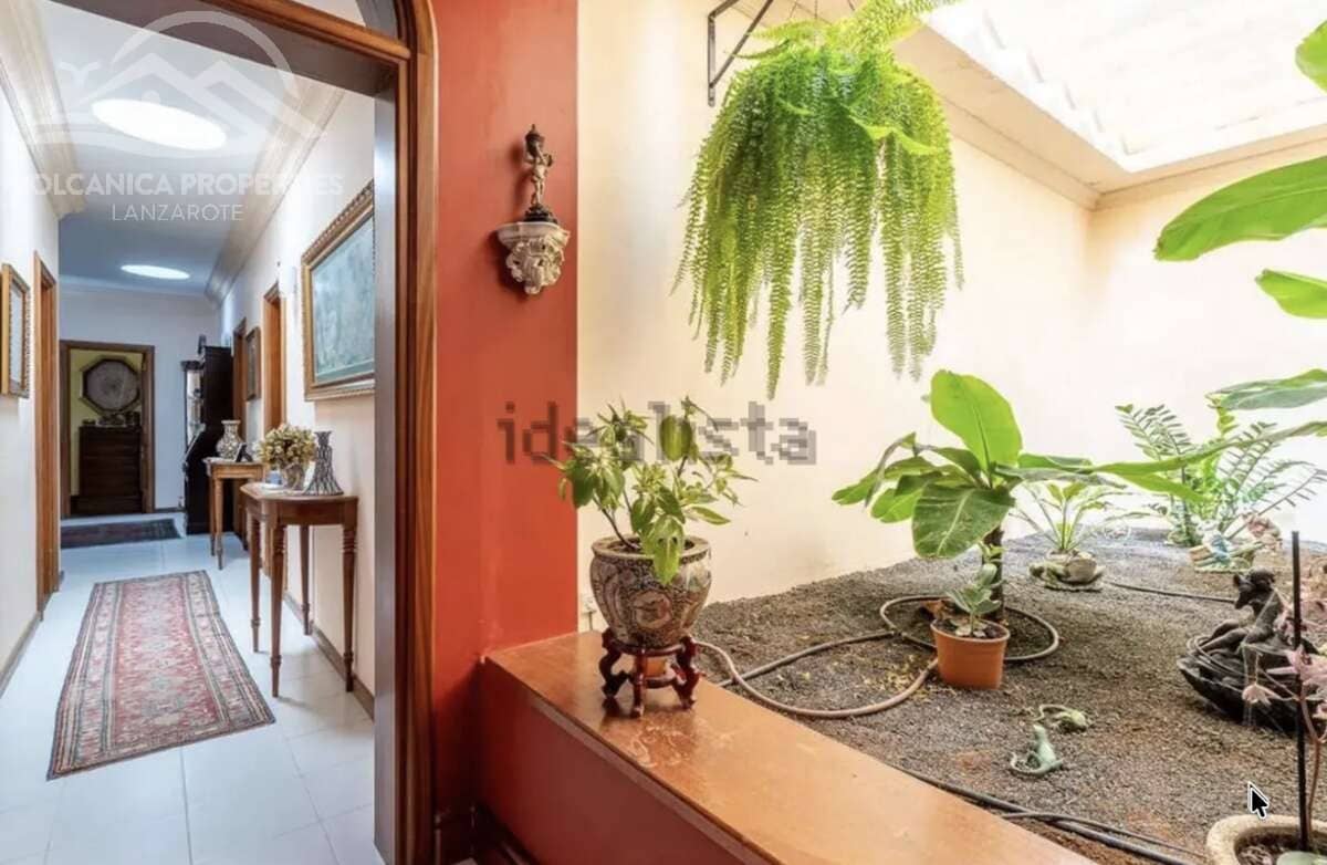 7 bedroom Villa for sale in Playa del Cable with pool garage - € 1,100,000 (Ref: 10162081)