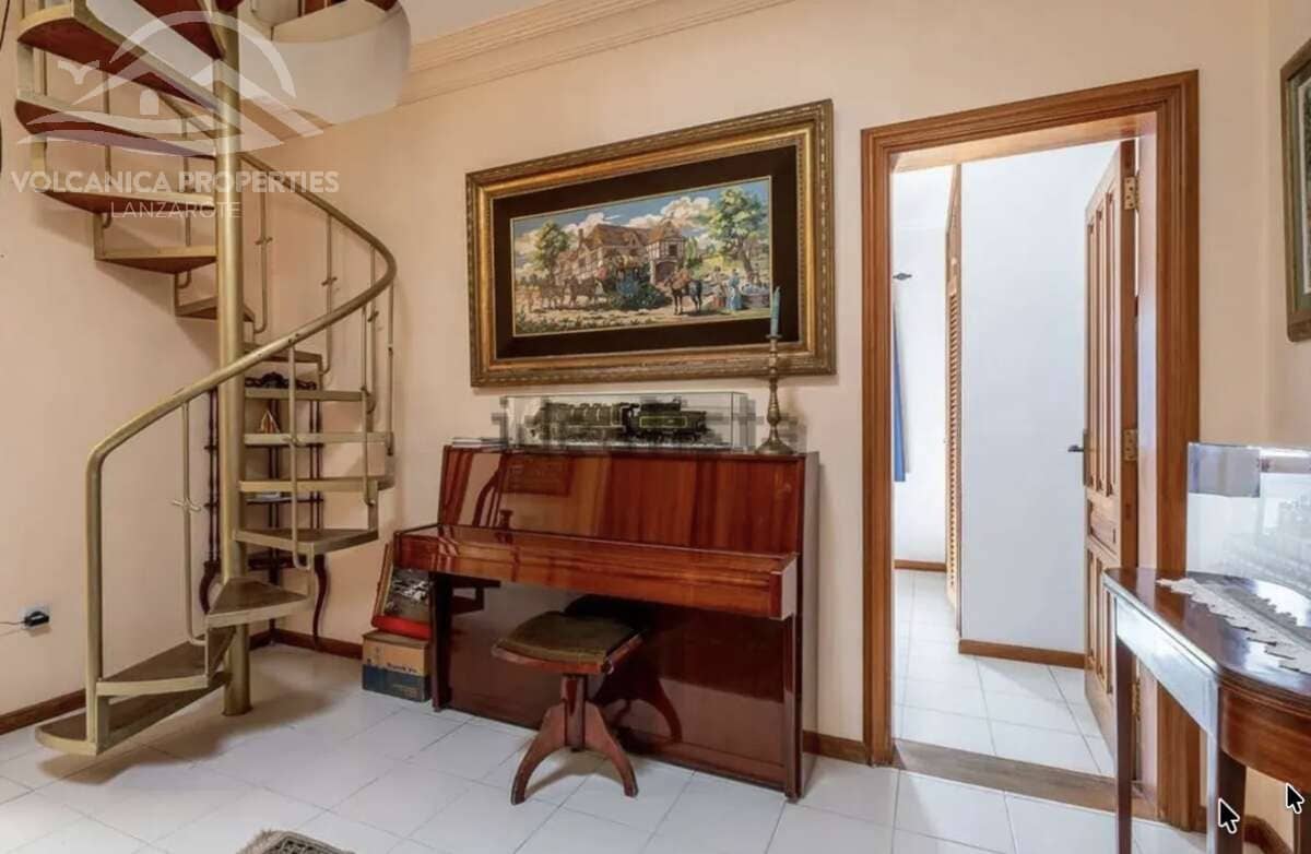 7 bedroom Villa for sale in Playa del Cable with pool garage - € 1,100,000 (Ref: 10162081)