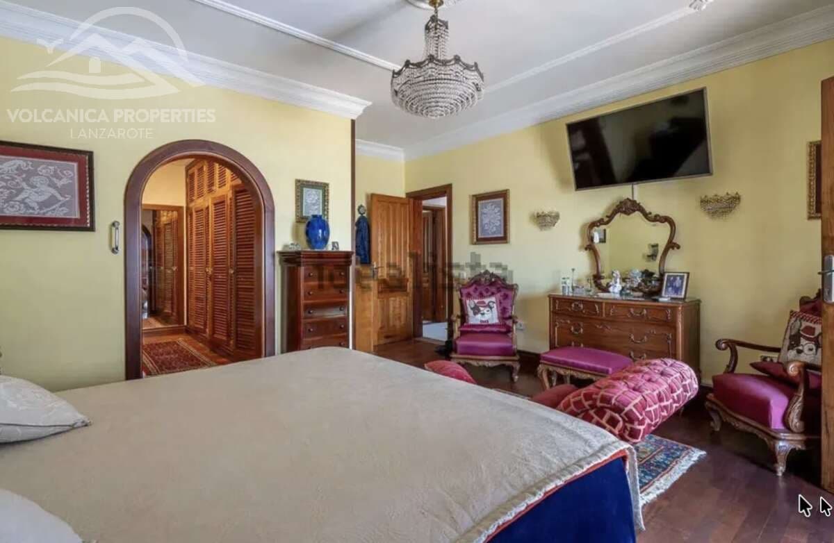 7 bedroom Villa for sale in Playa del Cable with pool garage - € 1,100,000 (Ref: 10162081)