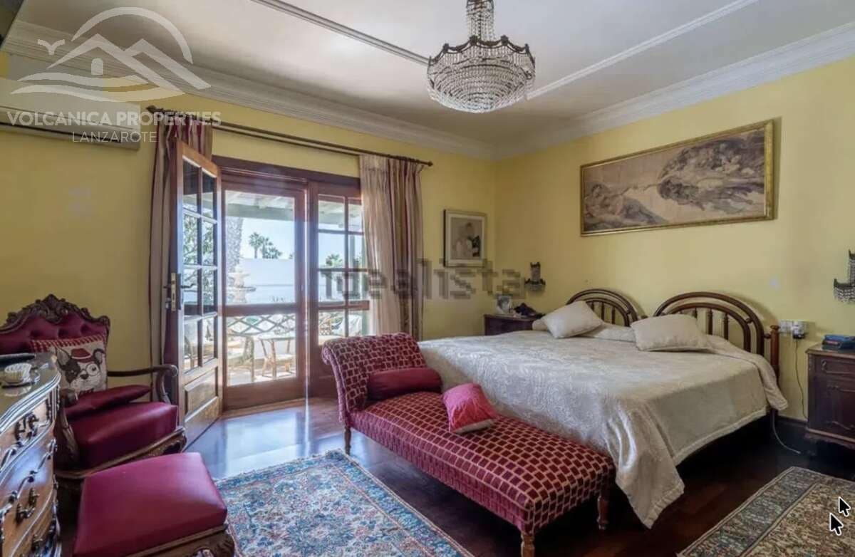 7 bedroom Villa for sale in Playa del Cable with pool garage - € 1,100,000 (Ref: 10162081)