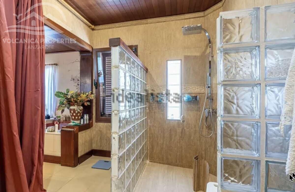 7 bedroom Villa for sale in Playa del Cable with pool garage - € 1,100,000 (Ref: 10162081)