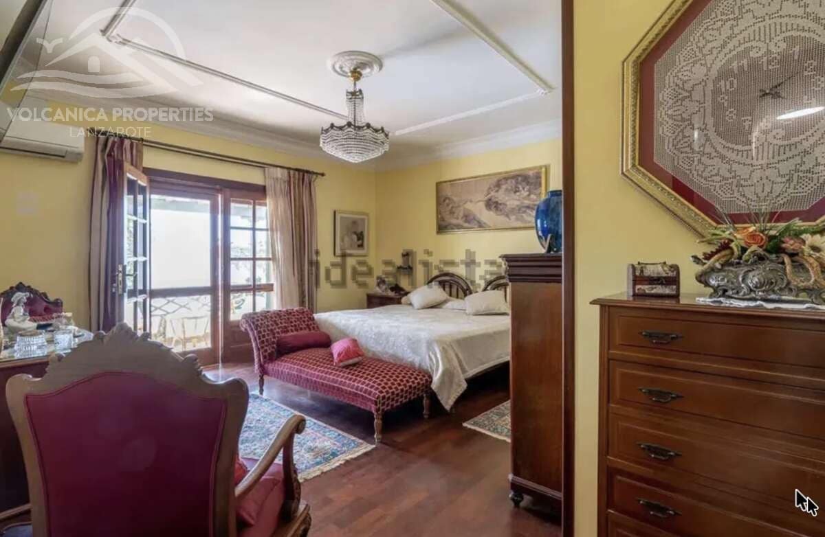7 bedroom Villa for sale in Playa del Cable with pool garage - € 1,100,000 (Ref: 10162081)