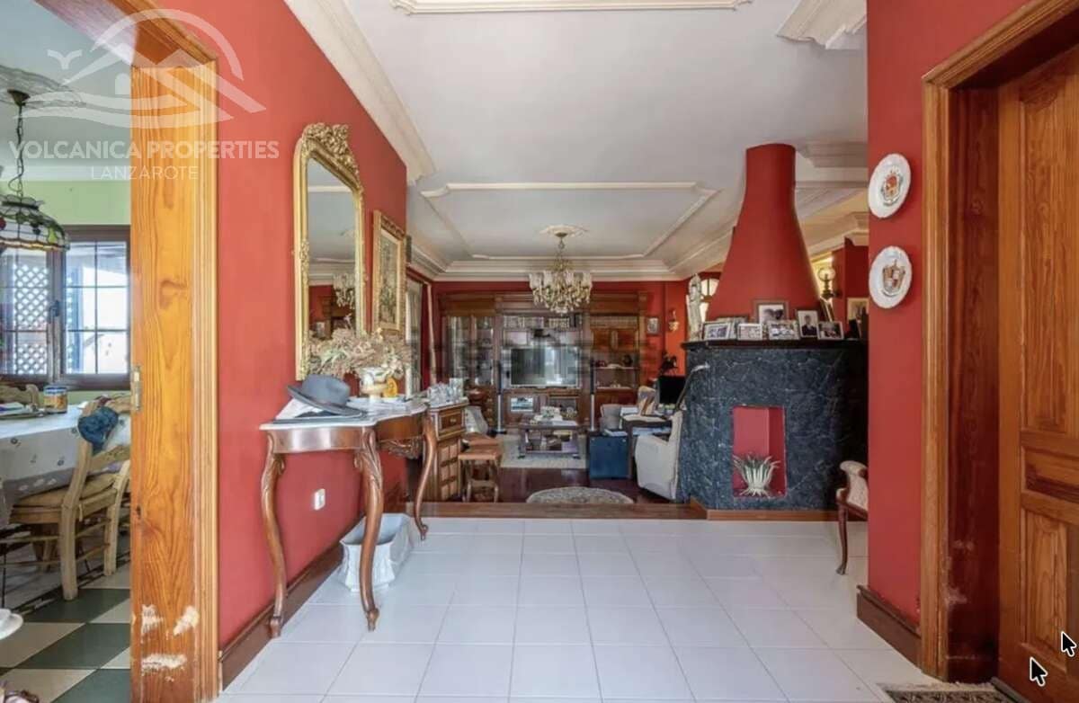 7 bedroom Villa for sale in Playa del Cable with pool garage - € 1,100,000 (Ref: 10162081)