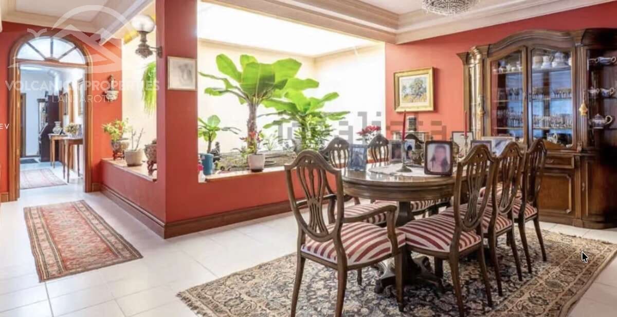 7 bedroom Villa for sale in Playa del Cable with pool garage - € 1,100,000 (Ref: 10162081)