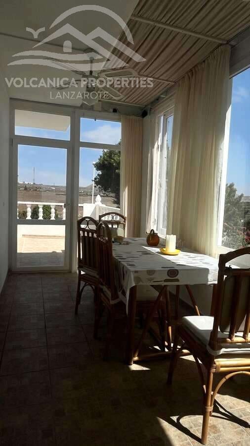 4 bedroom Villa for sale in Guime with garage - € 585,000 (Ref: 10162082)