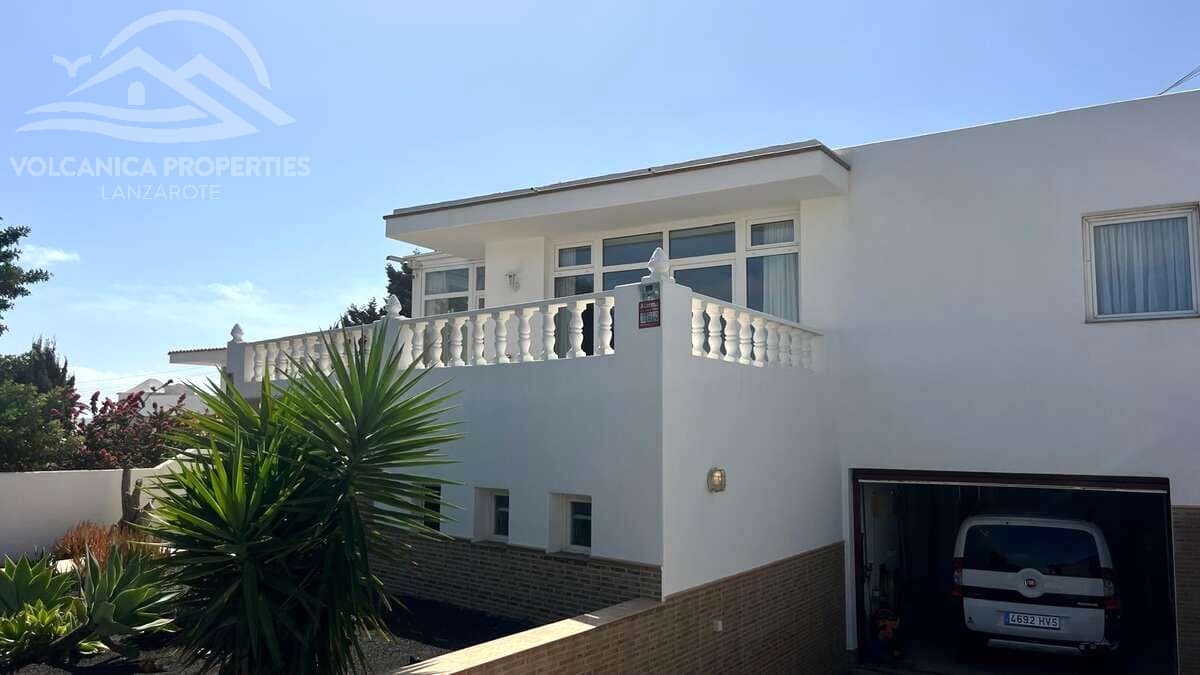 4 bedroom Villa for sale in Guime with garage - € 585,000 (Ref: 10162082)