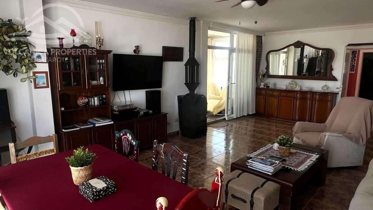 4 bedroom Villa for sale in Guime with garage - € 585,000 (Ref: 10162082)