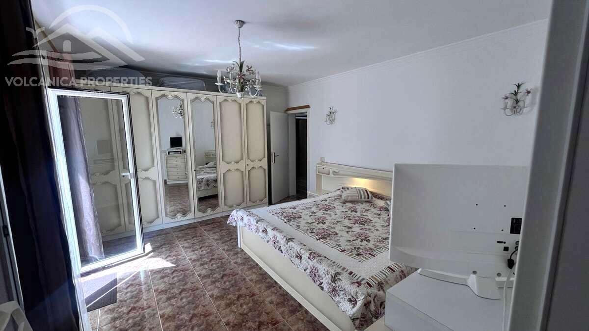 4 bedroom Villa for sale in Guime with garage - € 585,000 (Ref: 10162082)