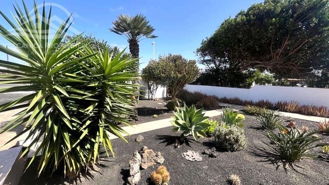 4 soveværelse Villa til salg i Guime, San Bartolomé med garage - € 585.000 (Ref: 10162082)