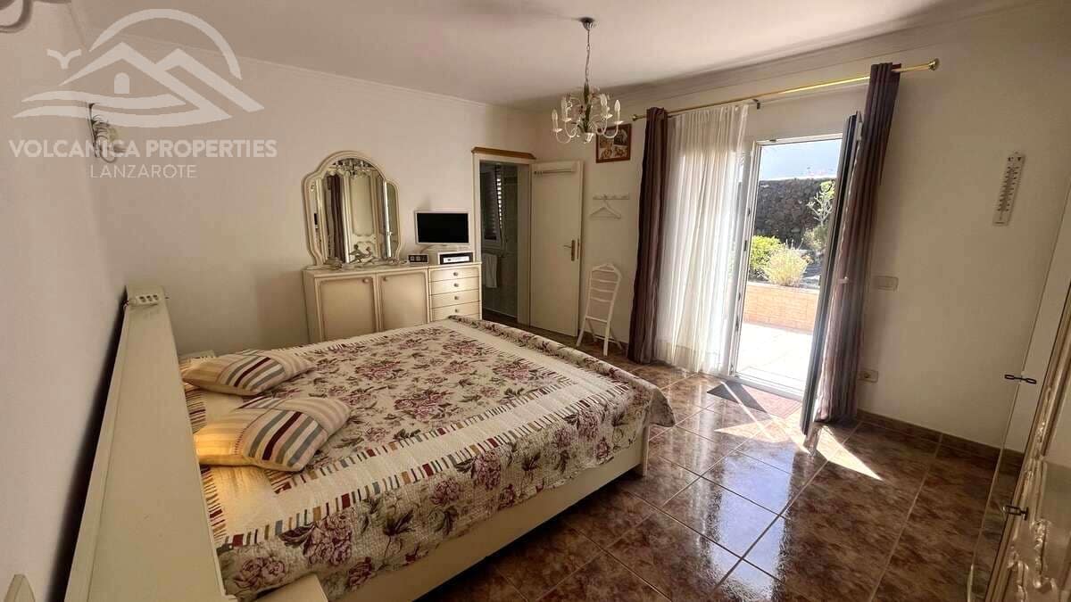 4 bedroom Villa for sale in Guime with garage - € 585,000 (Ref: 10162082)