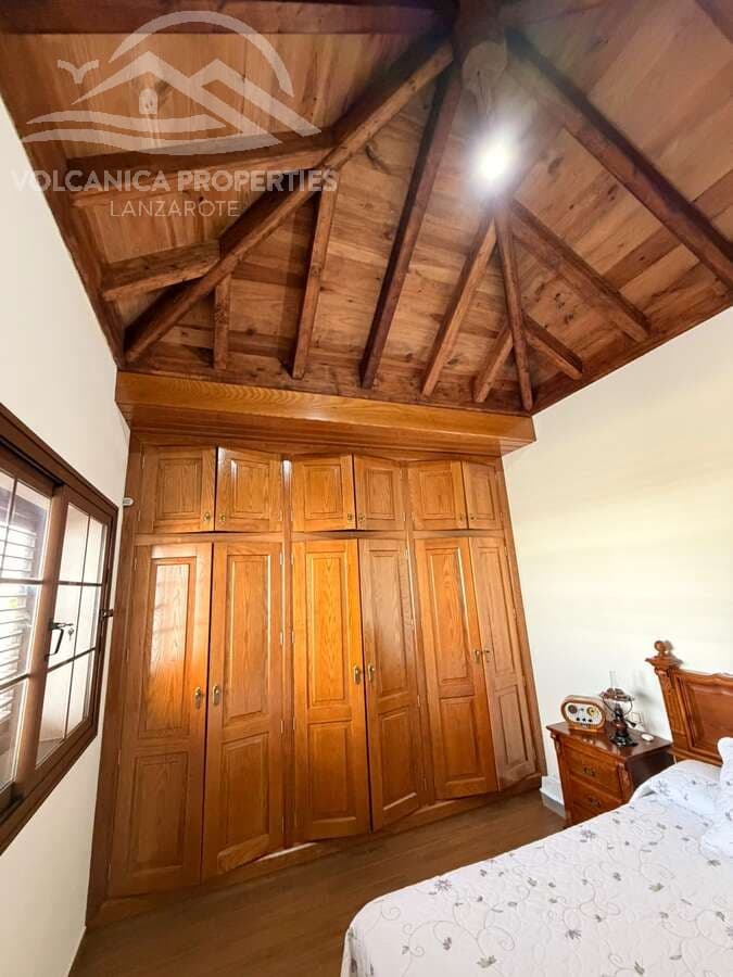 3 bedroom Villa for sale in La Vegueta with garage - € 495,000 (Ref: 10165972)