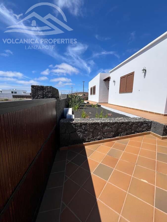 3 bedroom Villa for sale in La Vegueta with garage - € 495,000 (Ref: 10165972)