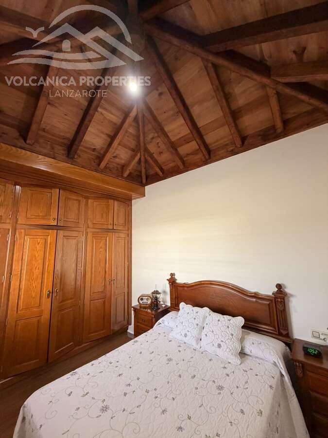 3 bedroom Villa for sale in La Vegueta with garage - € 495,000 (Ref: 10165972)