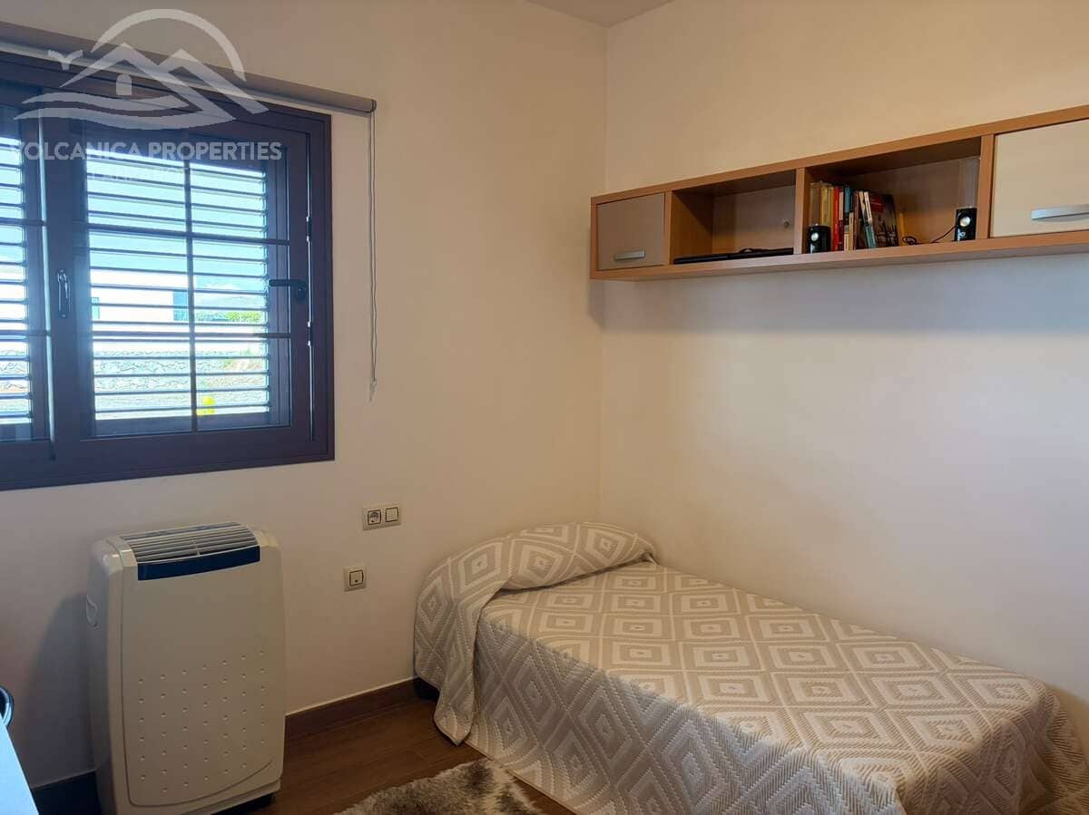 3 bedroom Villa for sale in La Vegueta with garage - € 495,000 (Ref: 10165972)