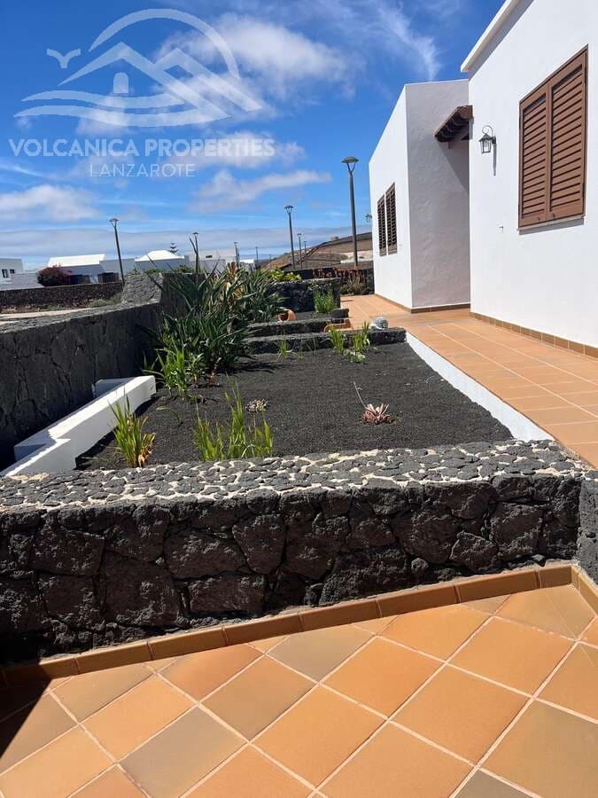 3 bedroom Villa for sale in La Vegueta with garage - € 495,000 (Ref: 10165972)