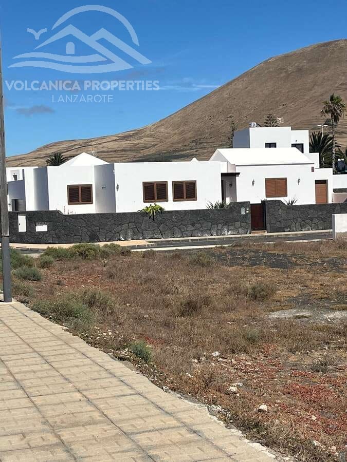3 bedroom Villa for sale in La Vegueta with garage - € 495,000 (Ref: 10165972)