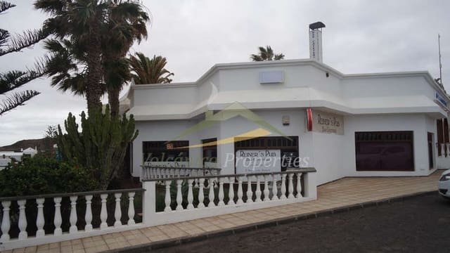 Commercial for sale in Charco del Palo, Haría - € 1,200,000 (Ref: 3760599)
