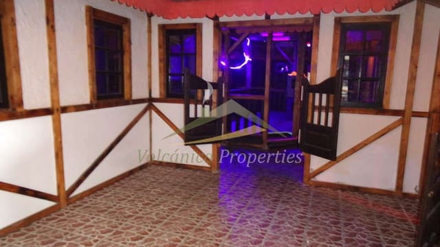 Commercial for sale in Charco del Palo, Haría - € 1,200,000 (Ref: 3760599)