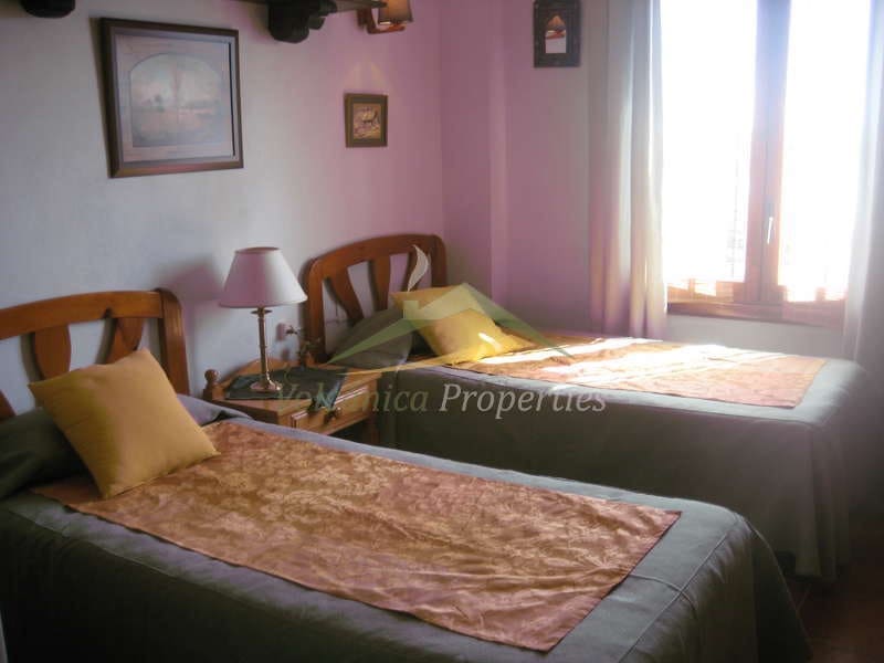 5 soveværelse Villa til salg i Macher med swimmingpool garage - € 1.496.500 (Ref: 3760615)