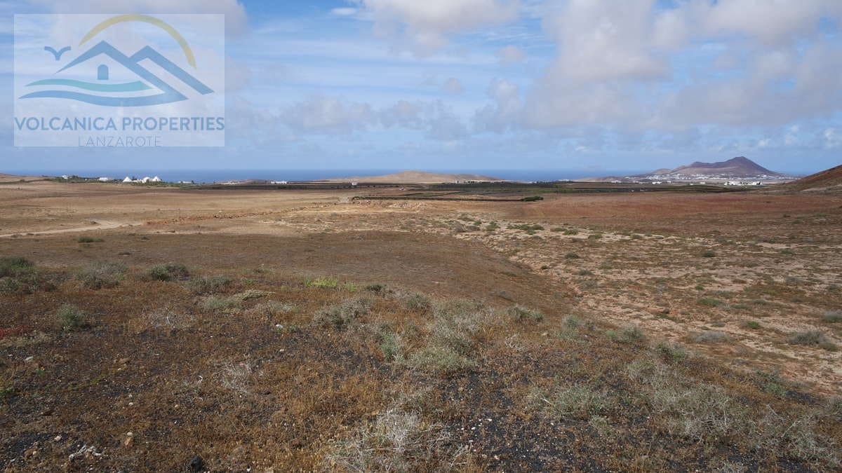 Ubebygd land til salgs i Tinajo - € 215 000 (Ref: 6069873)