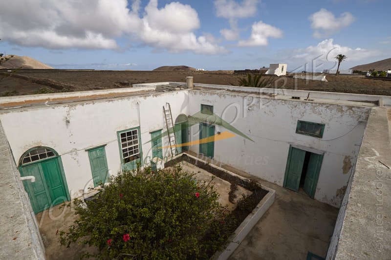 6 soveværelse Villa til salg i La Vegueta med garage - € 970.000 (Ref: 7363124)