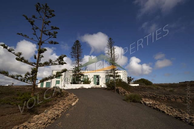 6 soveværelse Villa til salg i La Vegueta, Tinajo med garage - € 970.000 (Ref: 7363124)