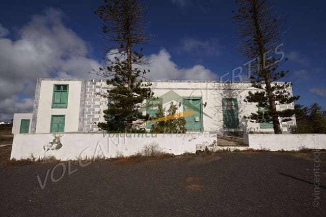 6 soveværelse Villa til salg i La Vegueta, Tinajo med garage - € 970.000 (Ref: 7363124)